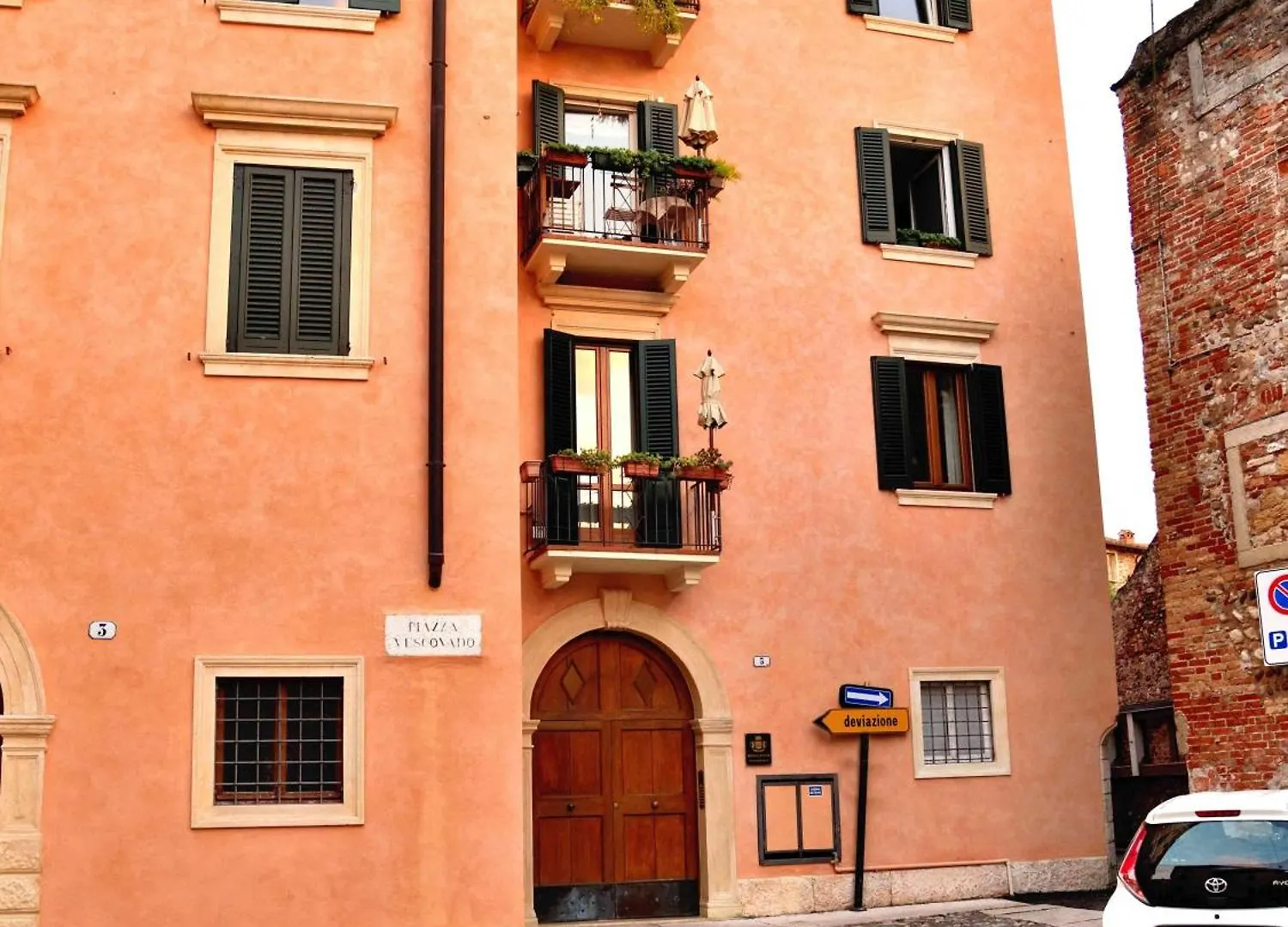 Regal House Verona Vescovado 0*,